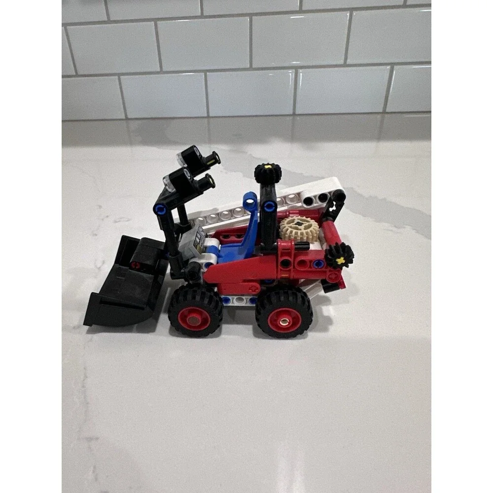 LEGO Technic Skid Steer Loader (42116) – Complete & Built – Great Condition